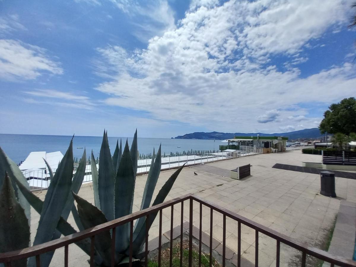 Sweet Sea View Apartamento Savona Exterior foto